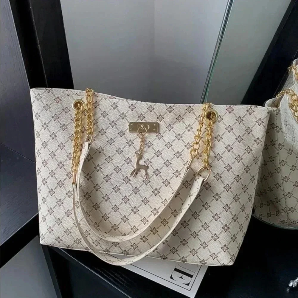⚠️Clearance Beige White Patterned Large Tote Shoulder Bag Gold Pendant - Picture 3 of 11